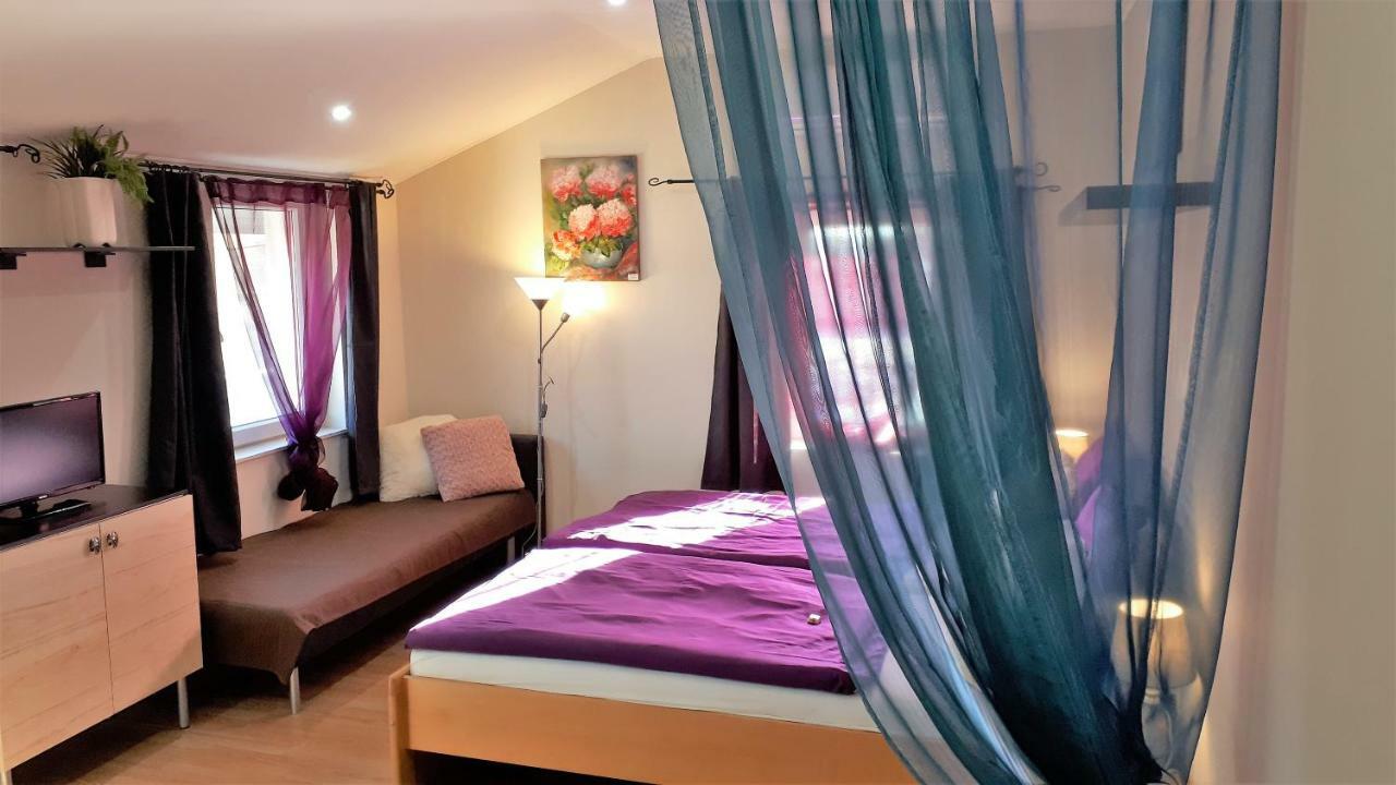 Hedi Vendeghaz Eger Apartment Exterior photo